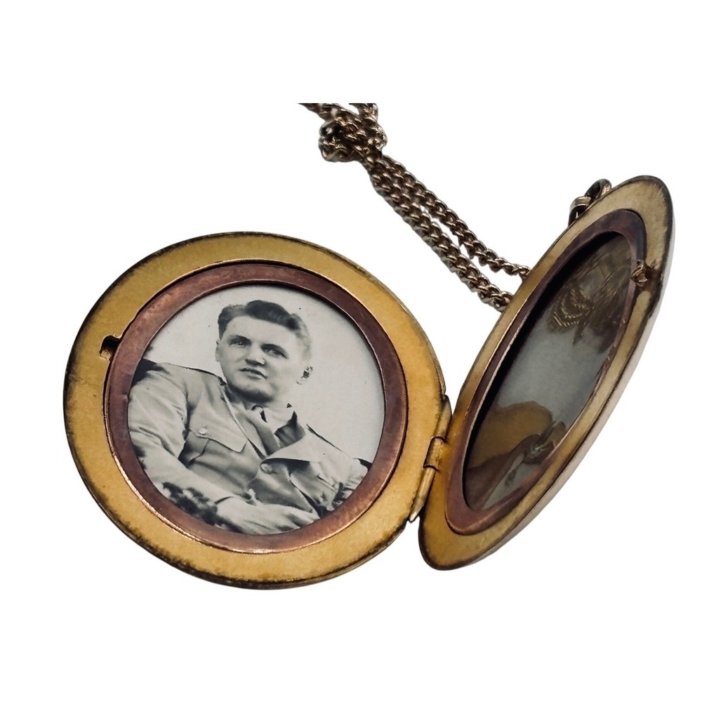 Vintage La Mode 1/20 12K Gold Filled Cameo Locket Necklace Military Photo 16g
